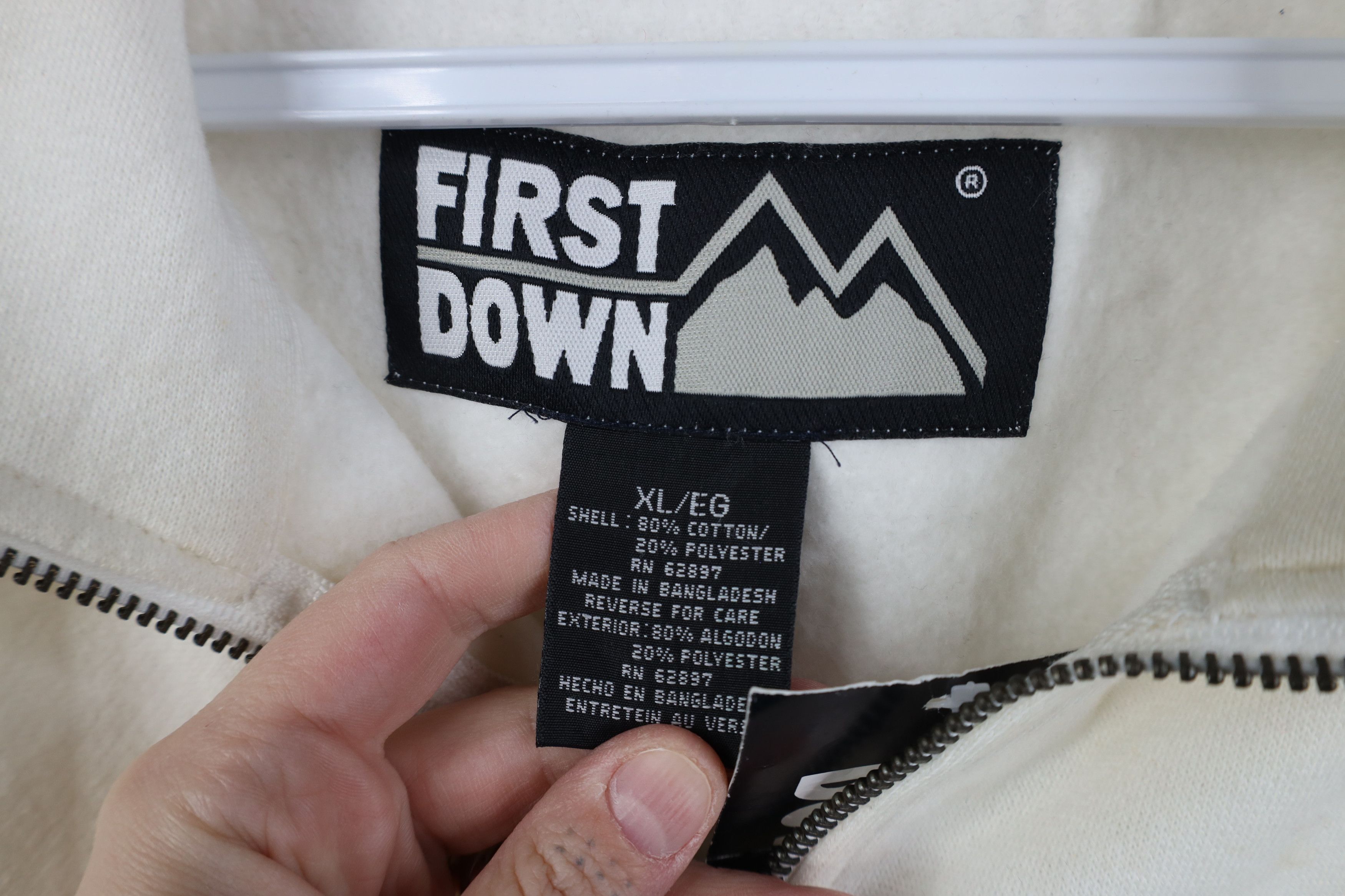 Vintage Deadstock Vintage 90s Streetwear Mountain Zip Sweatshirt Size US XL / EU 56 / 4 - 8 Thumbnail