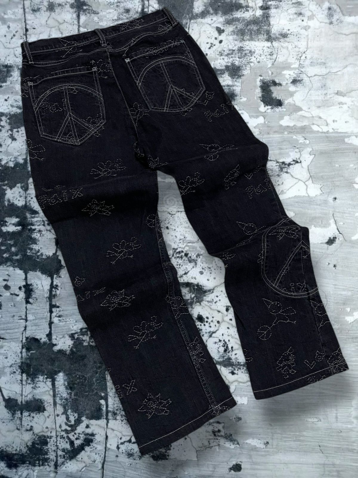 Japanese Brand Vintage 1990s Japan Designer Olleborebla Peace Pig Denim Size US 27 - 9 Thumbnail