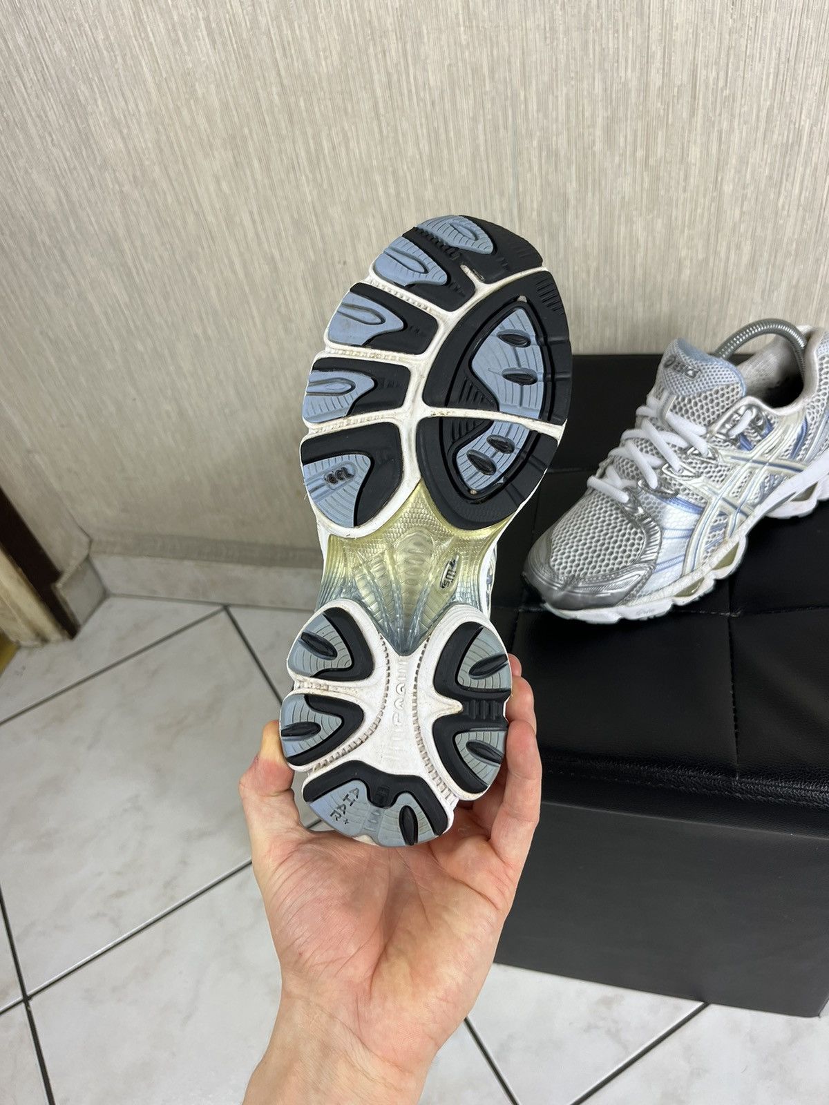 Vintage Asics gel nimbus 12 silver blue mesh sneakers shoes