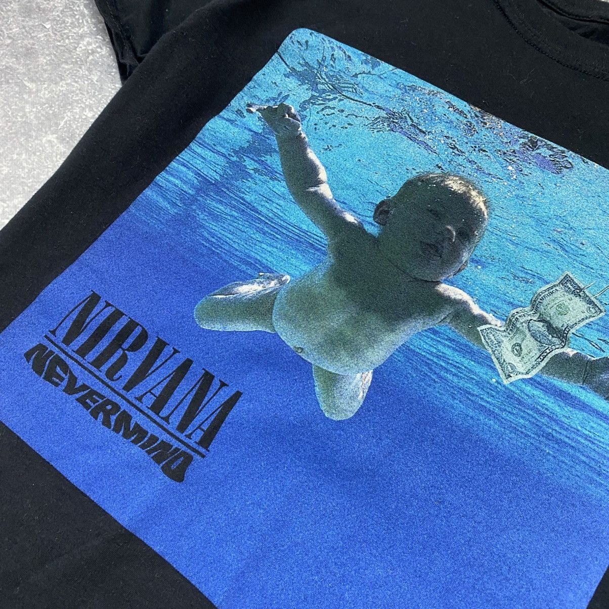 Band Tees Vintage Nirvana Nevermind Big logo rock band tee Size US M / EU 48-50 / 2 - 3 Thumbnail