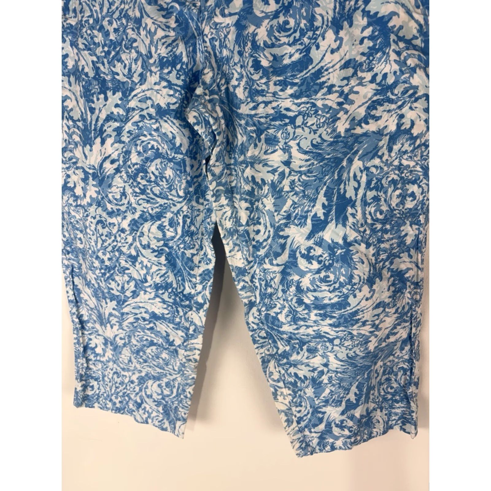 Talbots VINTAGE Talbots Petites Cropped Pants Women’s 6P Blue White Geometric Cotton Spandex Straight Leg Size 28" / US 6 / IT 42 - 3 Thumbnail
