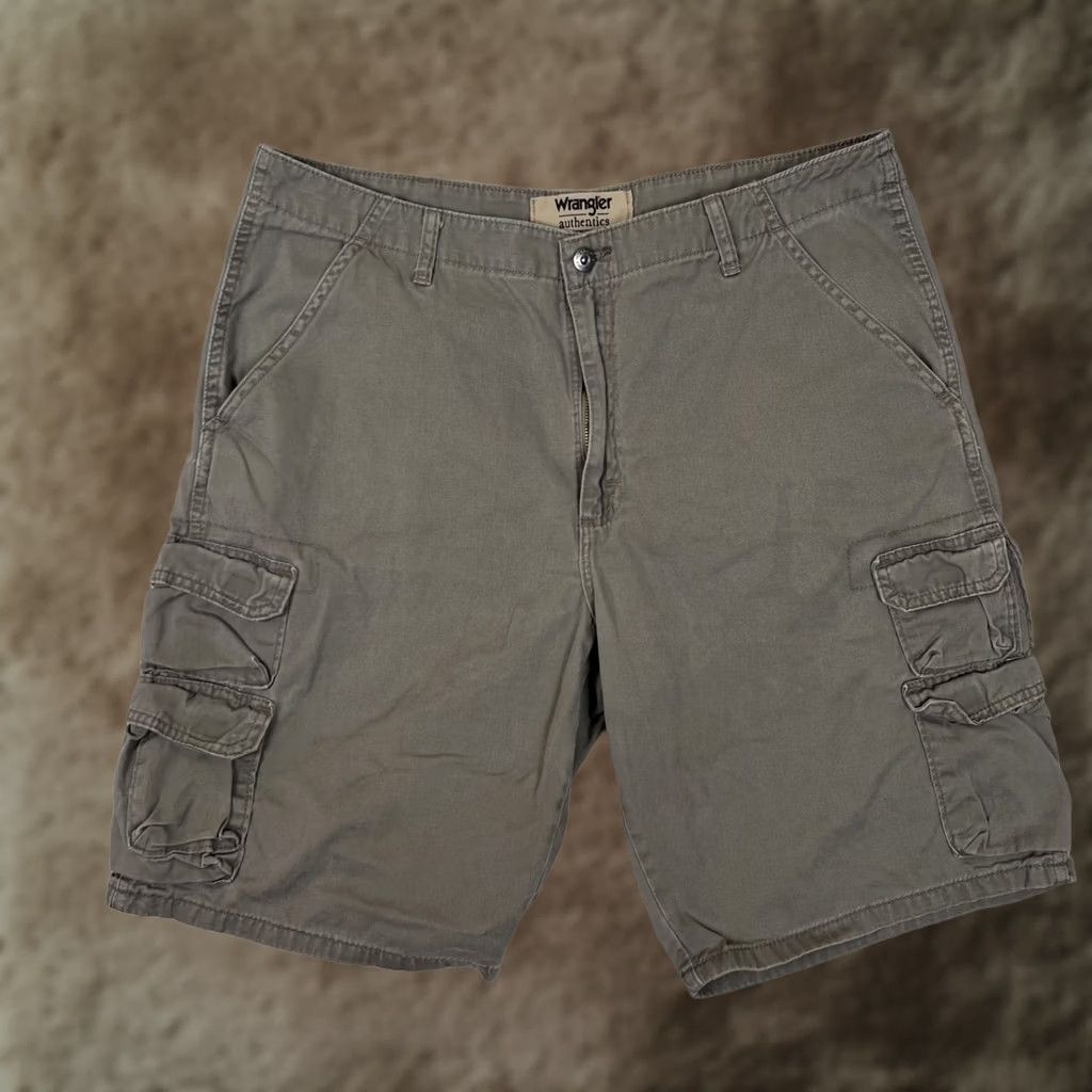 Wrangler Wrangler Shorts Mens 36 Khaki Brown Cargo Stretch 10 Inseam Utility Casual Belt Pockets Army Outdoor Front Flat Regular Cotton Spandex Bagged Brown Size US 36 / EU 52 - 1 Thumbnail