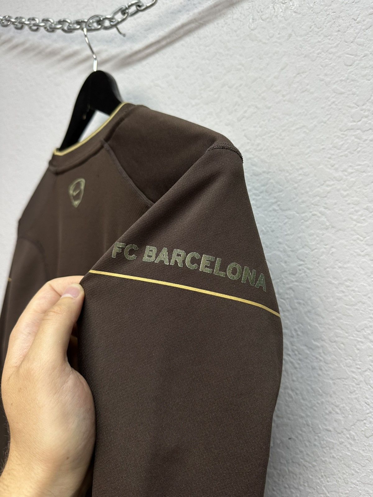 Travis Scott Vintage Nike Barcelona 2008 Long Sleeve Travis Scott Brown Size US S / EU 44-46 / 1 - 7 Thumbnail