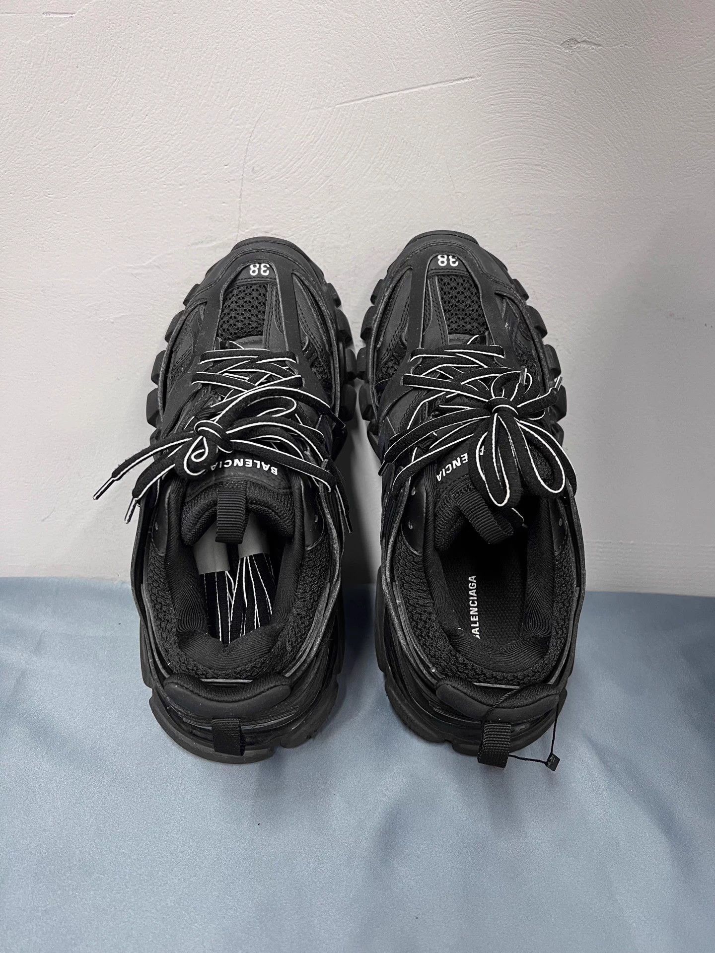 Balenciaga Balenciaga Track Vintage Black Low Dad Shoe 38 Size US 7.5 / IT 37.5 - 4 Thumbnail