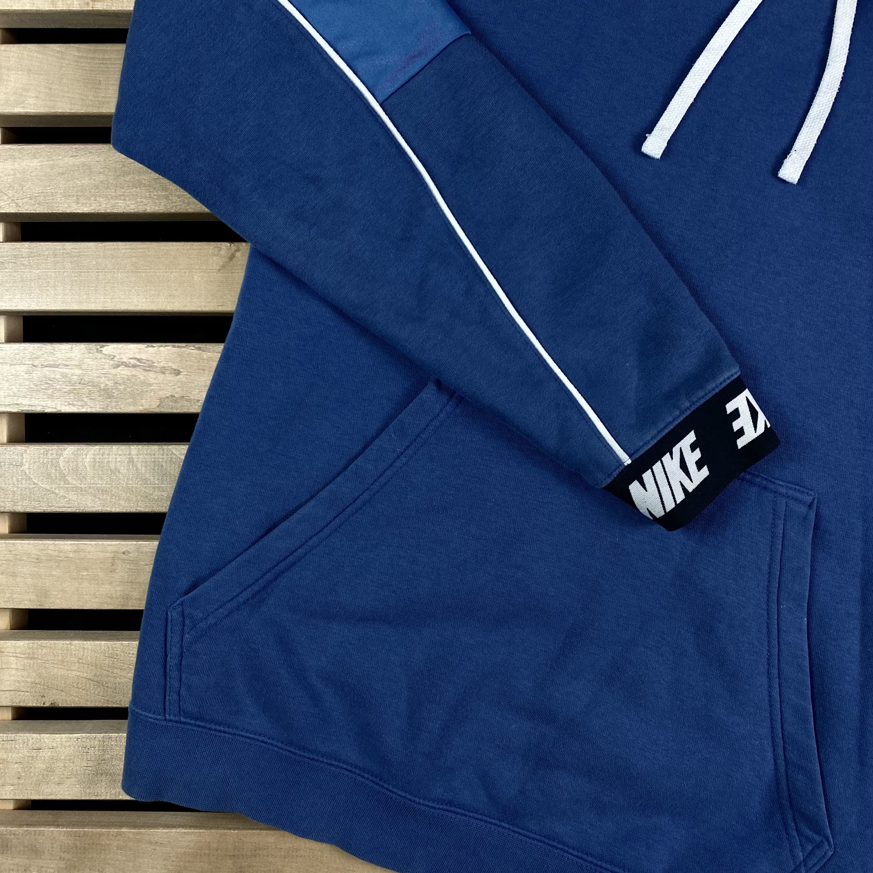Nike × Vintage Mens Hoodies Nike Vintage Size L Size US L / EU 52-54 / 3 - 3 Thumbnail