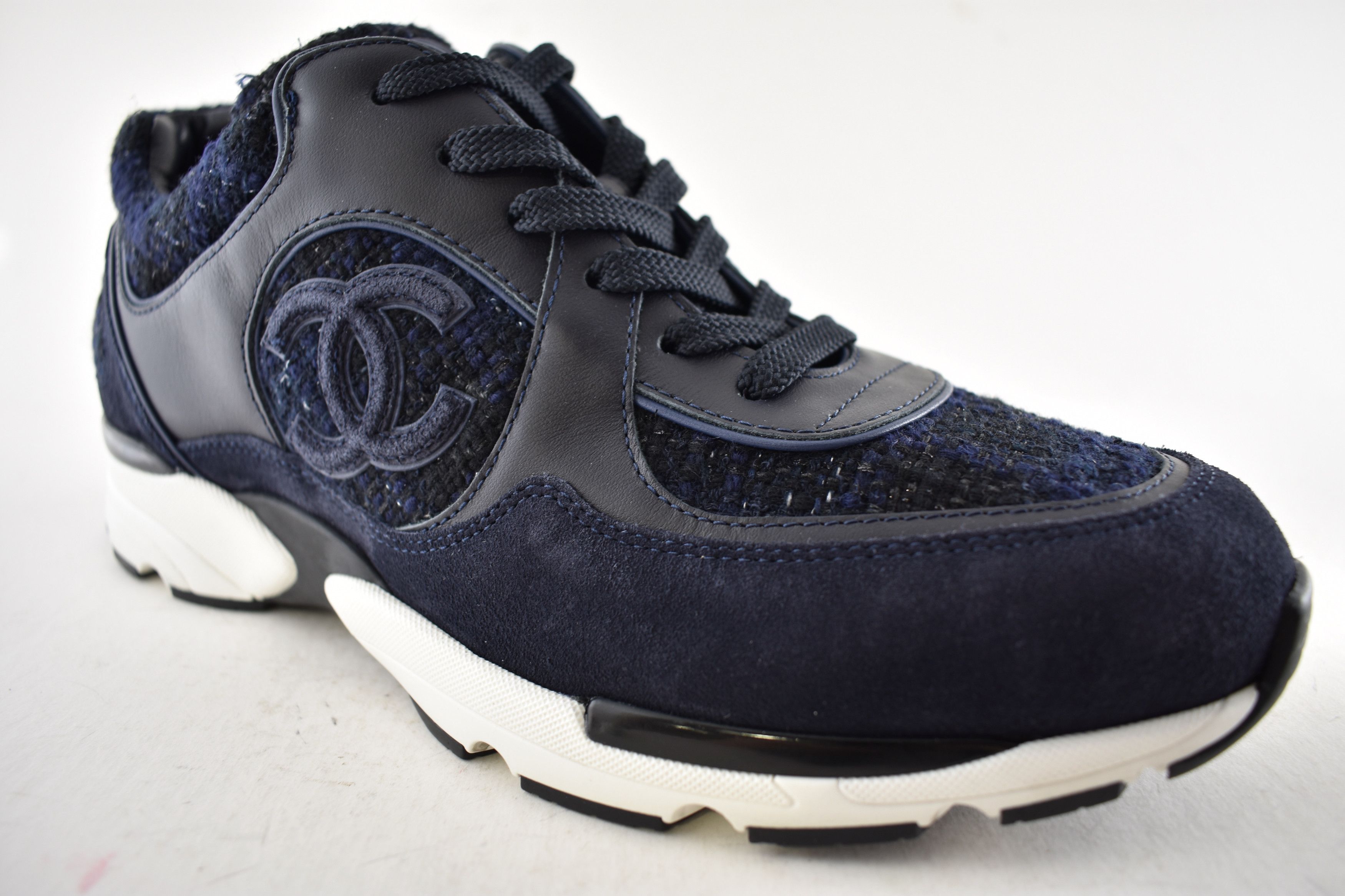 Chanel Chanel 24A Black Tweed Suede CC Logo Flat Trainer Sneaker 42 Size US 12 / IT 42 - 5 Thumbnail
