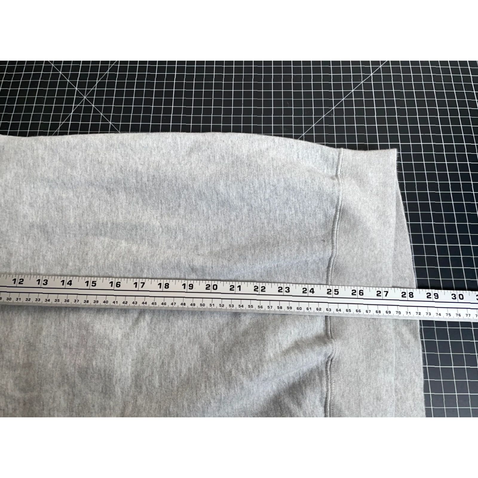 Vintage VTG Heavyweight Crewneck Sweatshirt Adult 2XL Tall Gray Cotton Polyester Fleece Solid 90s Retro Pullover Mens Size US XXL / EU 58 / 5 - 6 Thumbnail