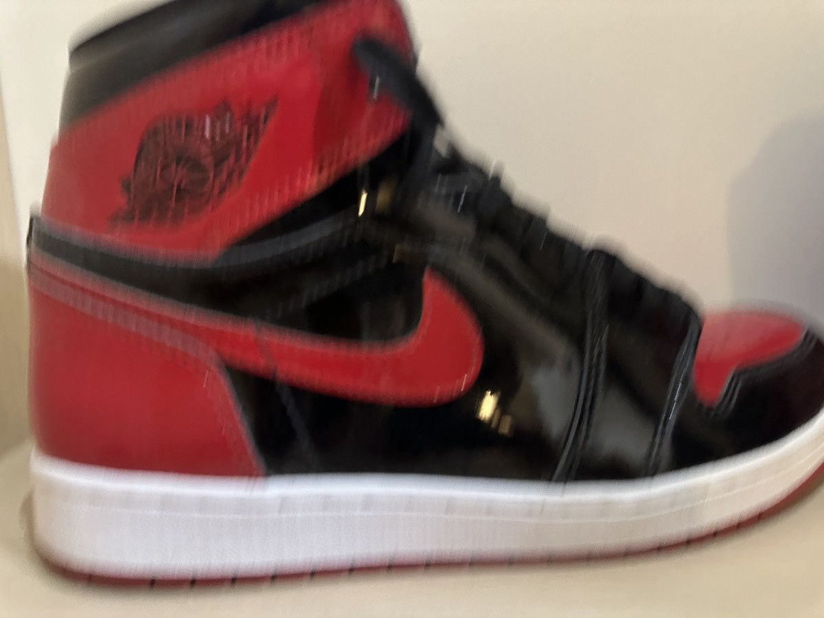 Jordan Brand Jordan 1 Retro Red Size US 9.5 / EU 42-43 - 7 Thumbnail
