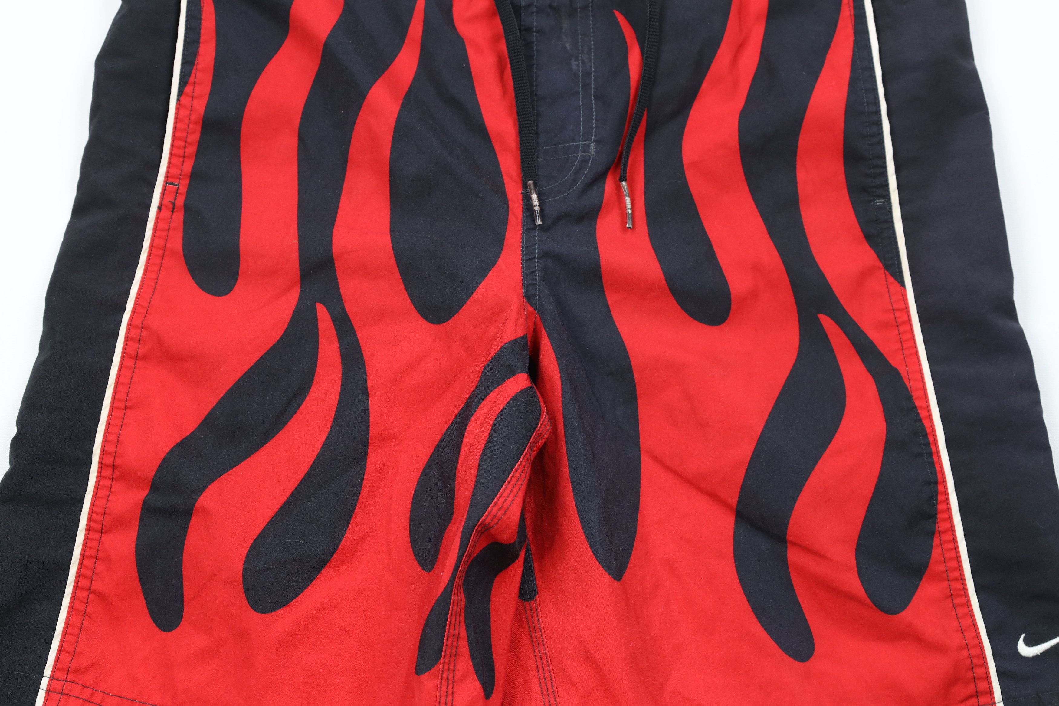 Vintage Vintage Nike Scott Mini Swoosh Fire Flames Lined Shorts Size US 30 / EU 46 - 3 Thumbnail
