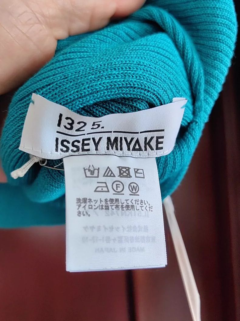 Issey Miyake Issey Miyake size:2 Lake green knitted seamless pullover t Size XS / US 0-2 / IT 36-38 - 3 Thumbnail
