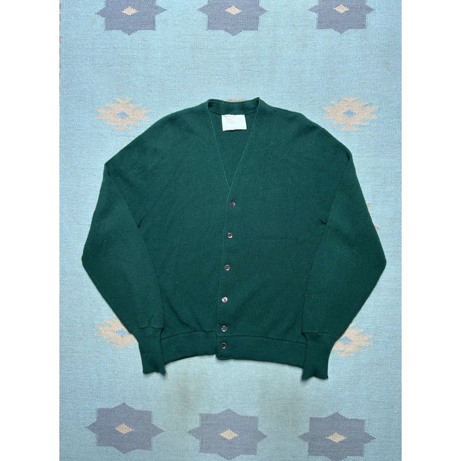 Jantzen Vintage Jantzen Large Purple Wool Knit Cardigan Men’s Sweater User: Vintage Jantzen Large Purple Wool Knit Cardigan Men’s Sweater Size US L / EU 52-54 / 3 - 2 Thumbnail