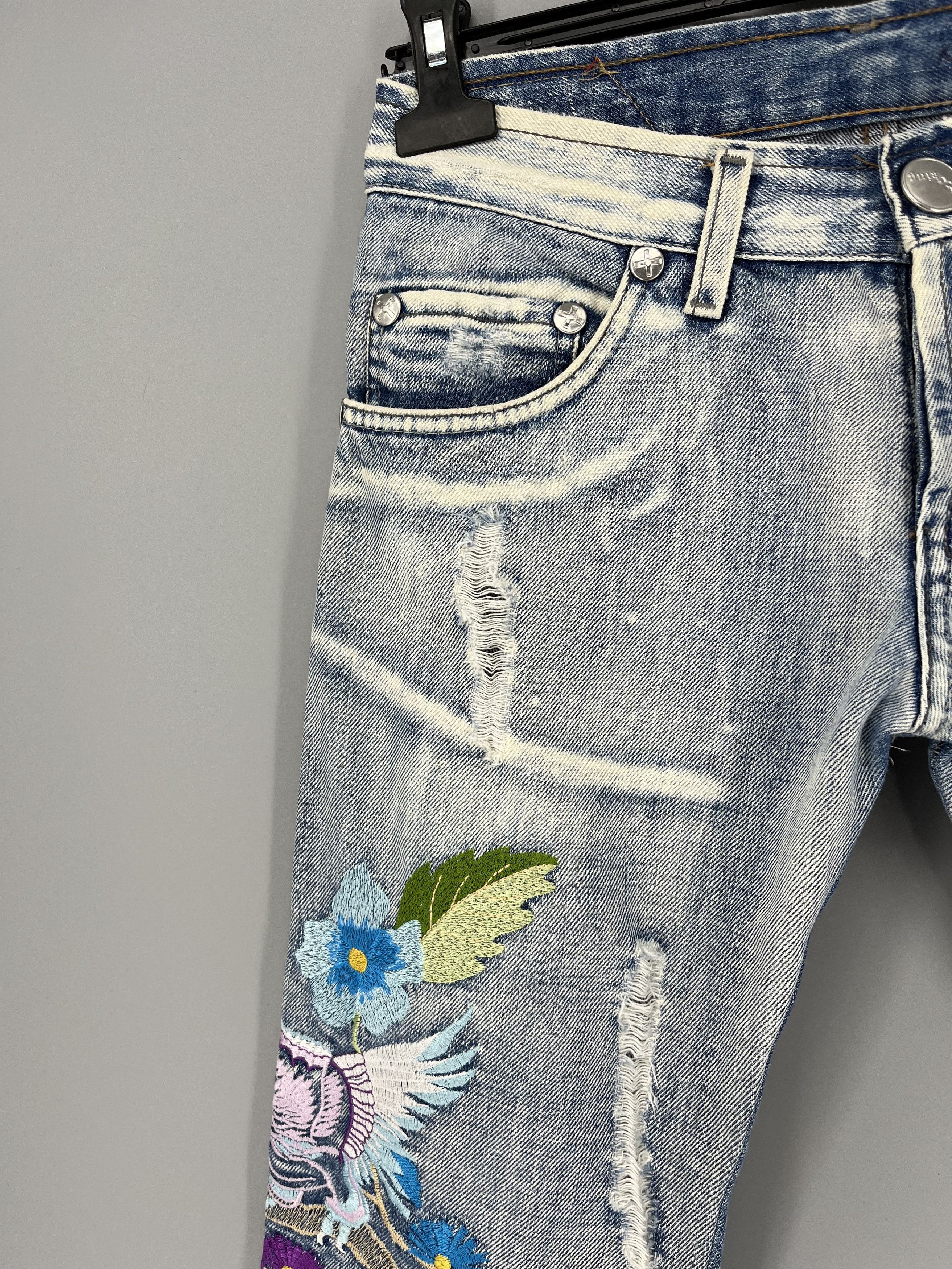 Vintage Rare Men's Jeans With Embroidered Flowers Japanese Brand Size US 28 / EU 44 - 5 Thumbnail