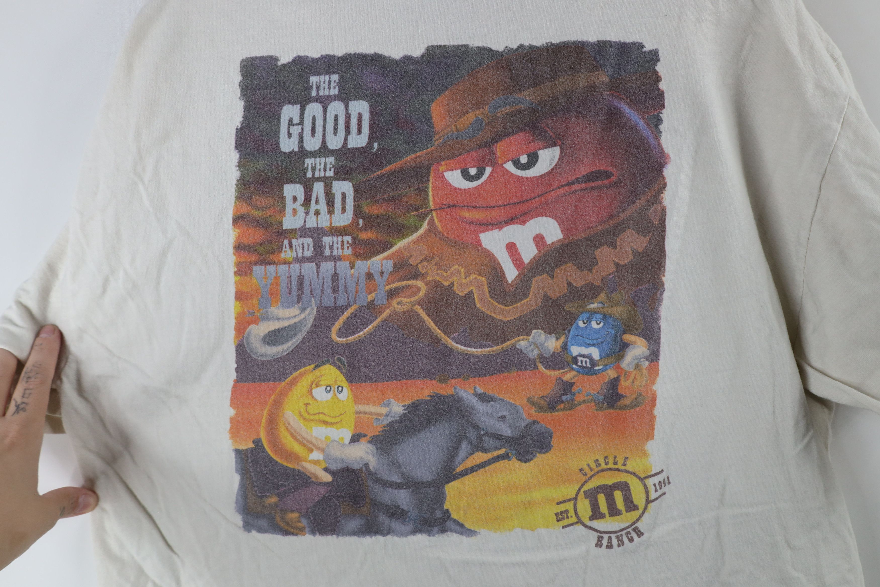 Vintage Vintage Y2K M&Ms World Western Circle Ranch Cowboy T-Shirt Size US L / EU 52-54 / 3 - 8 Thumbnail