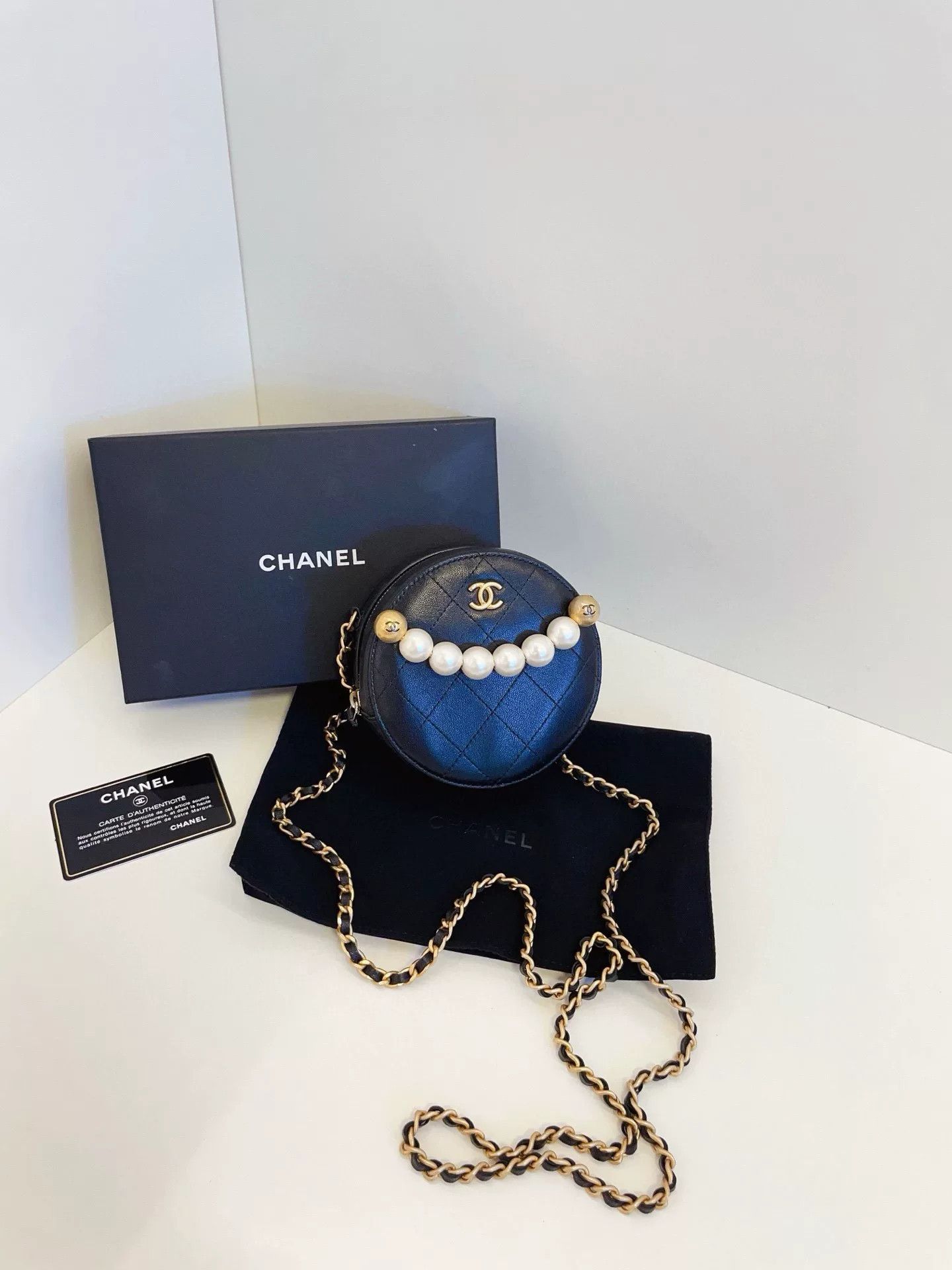 Chanel Pre-loved Bag Very good condition Size ONE SIZE - 1 Thumbnail