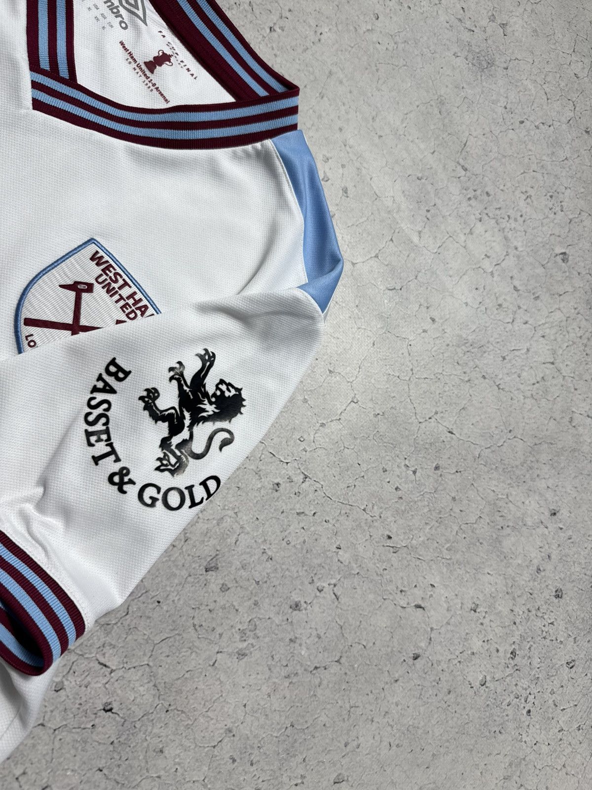 Umbro Umbro FC West Ham United 2019/2020 Vintage Soccer Jersey Size US XL / EU 56 / 4 - 7 Thumbnail
