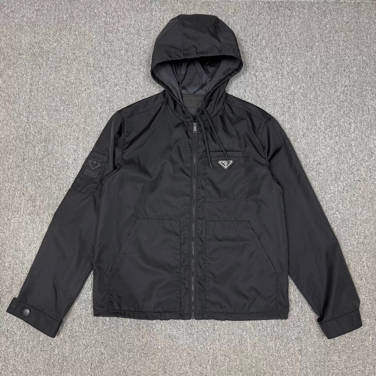 Prada Prada recycled nylon black triangle jacket 48 99 Size US M / EU 48-50 / 2 - 1 Thumbnail