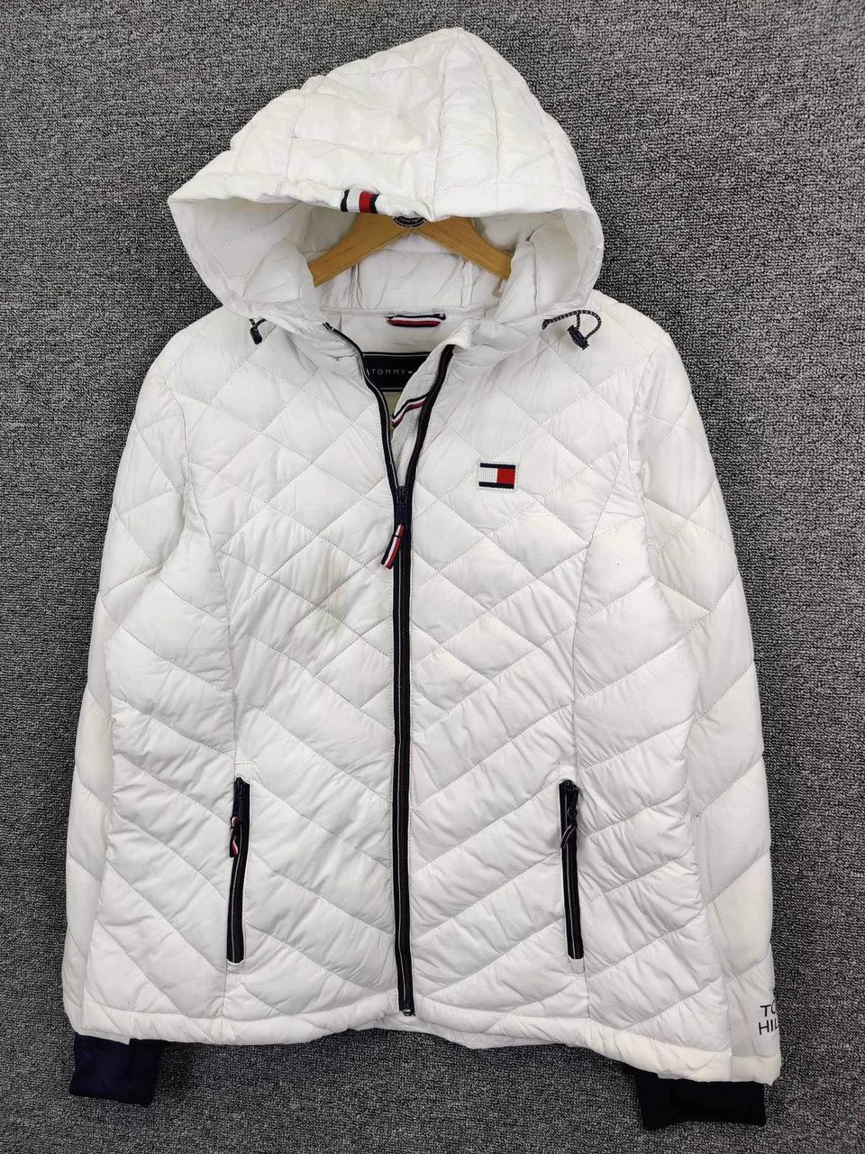 Tommy Hilfiger Tommy Hilfiger Packable Down Puffer Hoodie Jackets Size US L / EU 52-54 / 3 - 2 Thumbnail