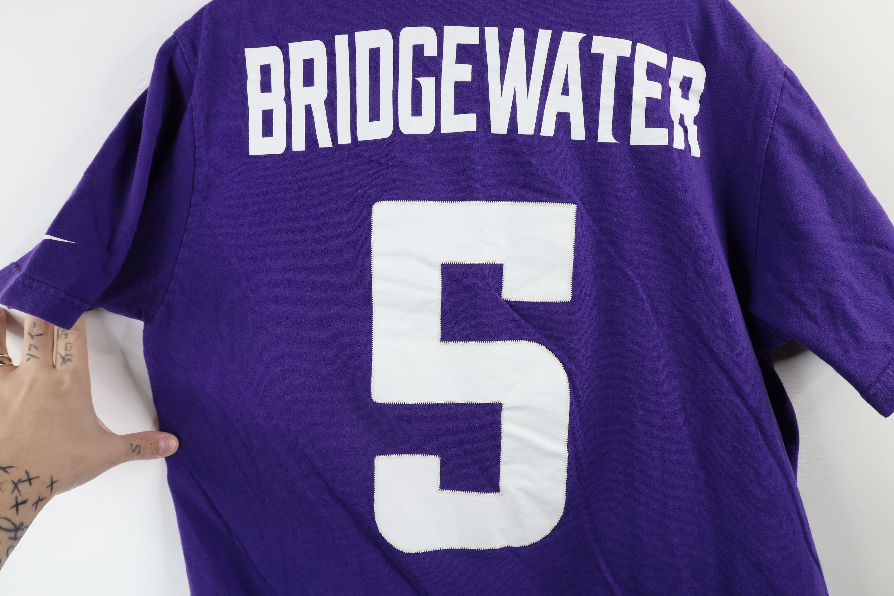 Nike × Vintage Nike Teddy Bridgewater Minnesota Vikings Football T-Shirt Size US M / EU 48-50 / 2 - 11 Thumbnail