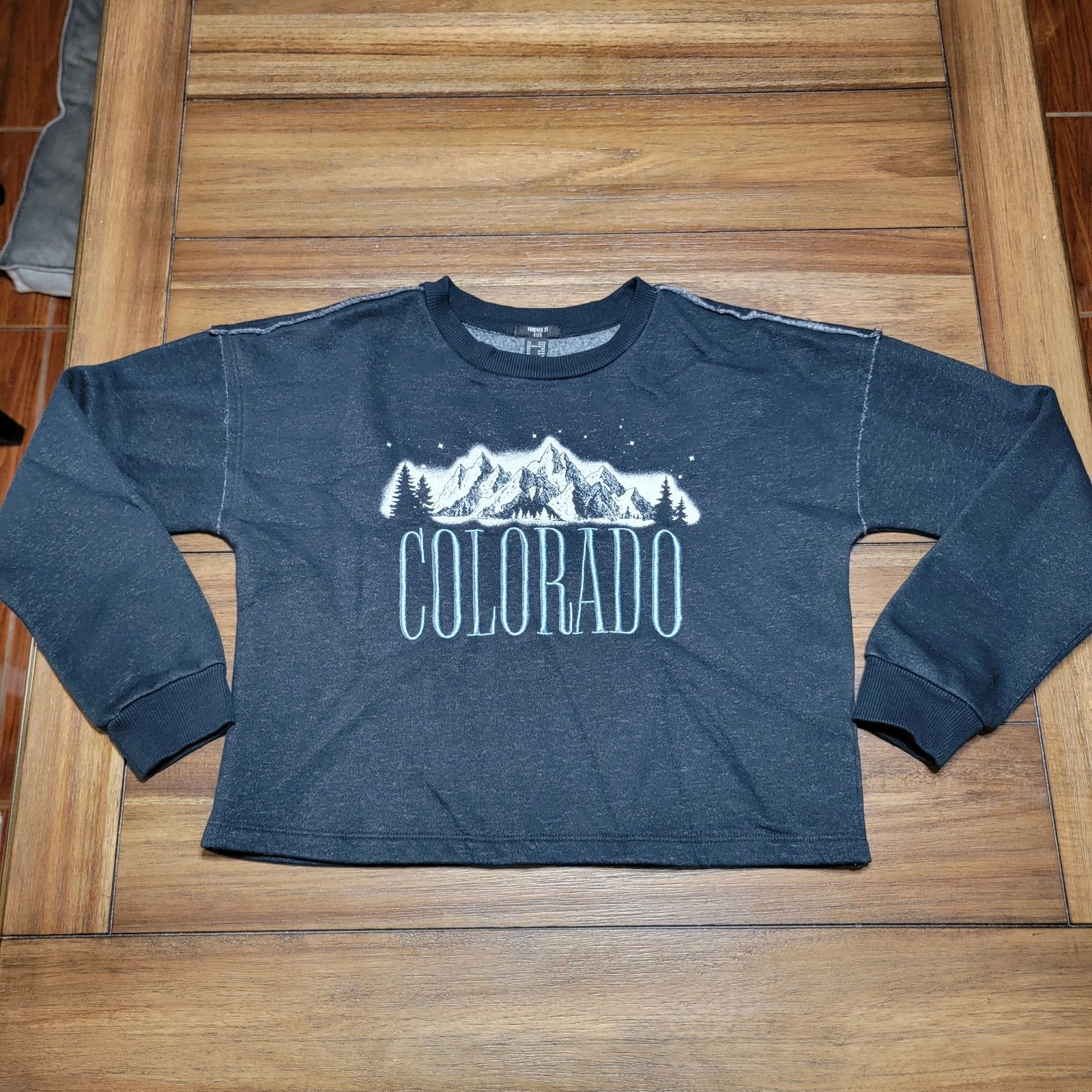 Forever 21 Forever 21 LS Sweatshirt Colorado - Adult Med (Kids 13/14) Size M / US 6-8 / IT 42-44 - 1 Thumbnail