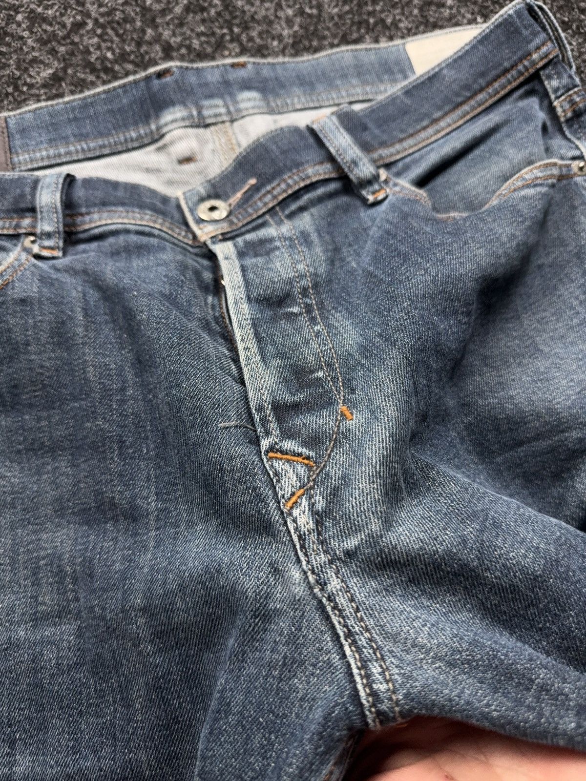 Diesel 00s Diesel Tepphar Slim Tapered Carrot Distressed Jeans W34 Size US 34 / EU 50 - 11 Thumbnail
