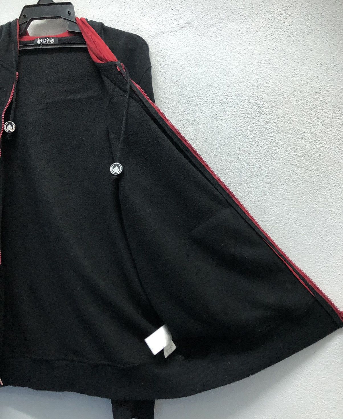 Anime × Japanese Brand × Vintage Hoozuki no Reitetsu Anime Hoodie – Black with Red Accents Size US XL / EU 56 / 4 - 12 Thumbnail