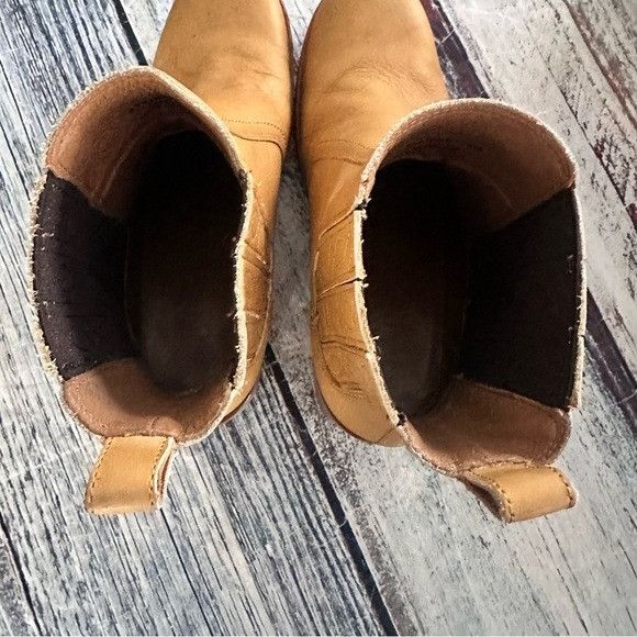 Frye EUC FRYE Campus Banana Tan Leather Chelsea Boots With Box Size US 9.5 / IT 39.5 - 9 Thumbnail