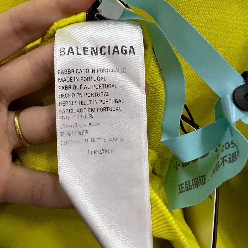 Balenciaga Balenciaga Yellow printed logo hoodie Size US S / EU 44-46 / 1 - 3 Thumbnail