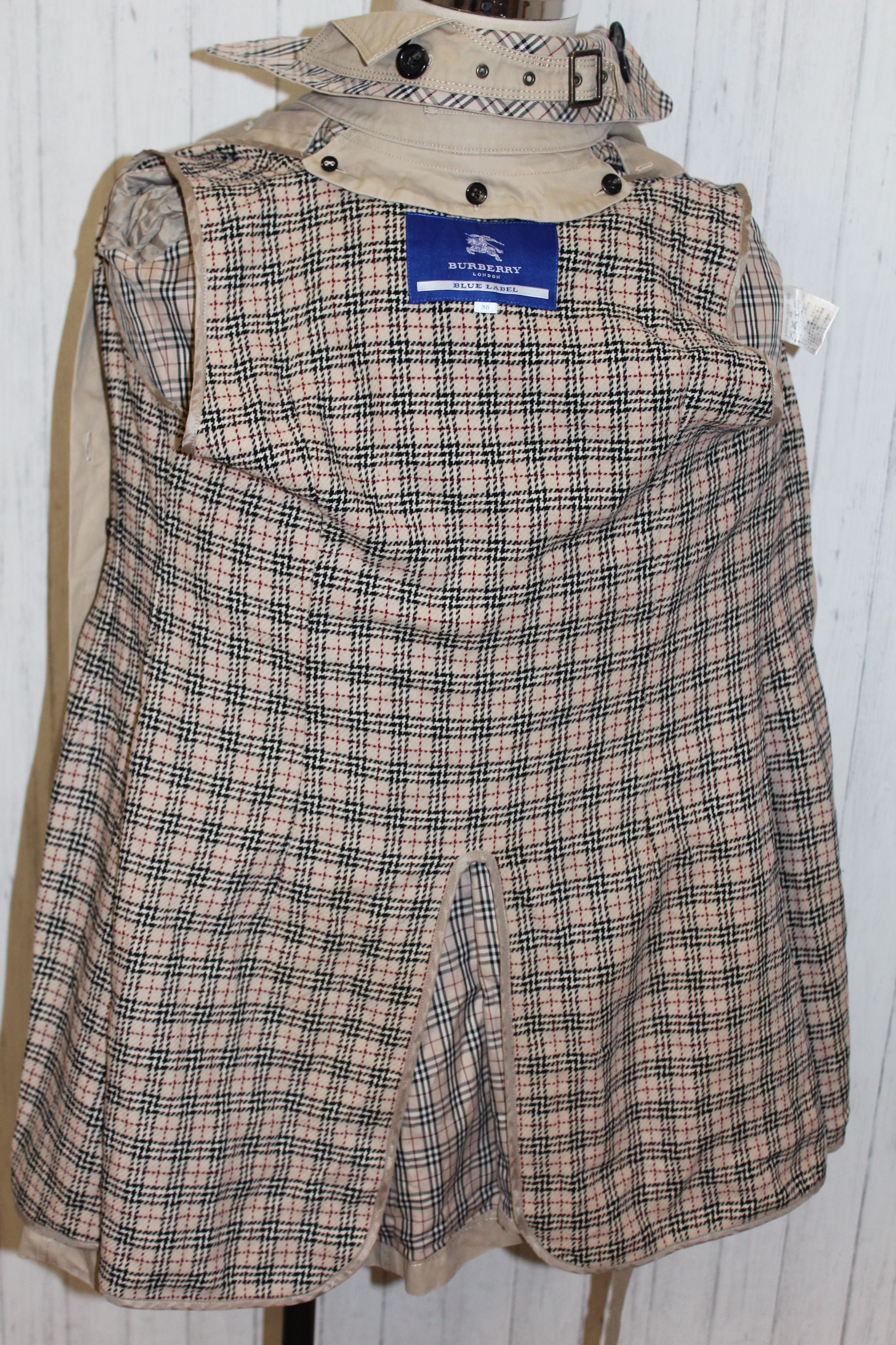 Burberry WOMEN'S BURBERRY Vintage Trench Coat Size M/L Size S / US 4 / IT 40 - 7 Thumbnail