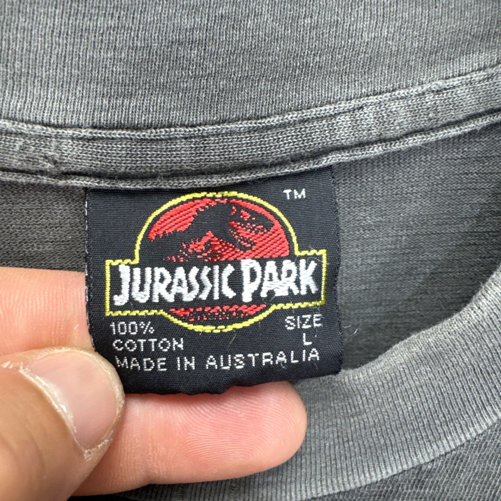 Vintage Vintage Jurassic Park 1992 T-Shirt Men Large Black Graphic Print Movie Logo Fossil 90s Size US L / EU 52-54 / 3 - 3 Thumbnail