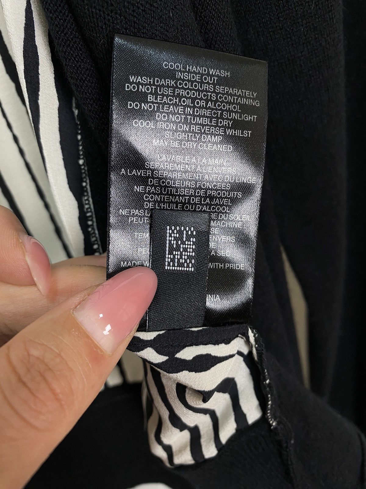 Ted Baker TED BAKER SZ 3 M BLACK FINE KNIT SILK/ANGORA BLEND CARDIGAN Size M / US 6-8 / IT 42-44 - 9 Thumbnail