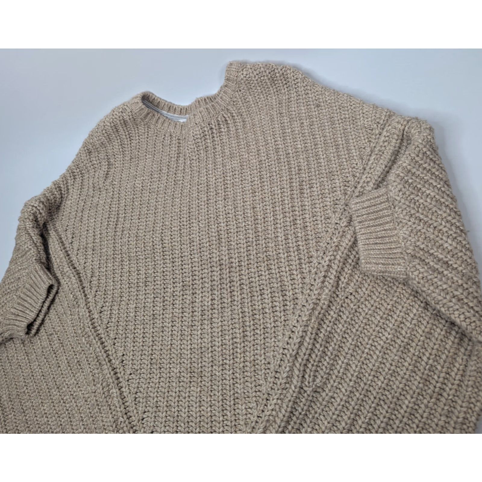 Victoria's Secret Victoria's Secret Sweater Size XS/S Beige Chunky Cable Knit Oversized Ponch Size L / US 10 / IT 46 - 5 Thumbnail