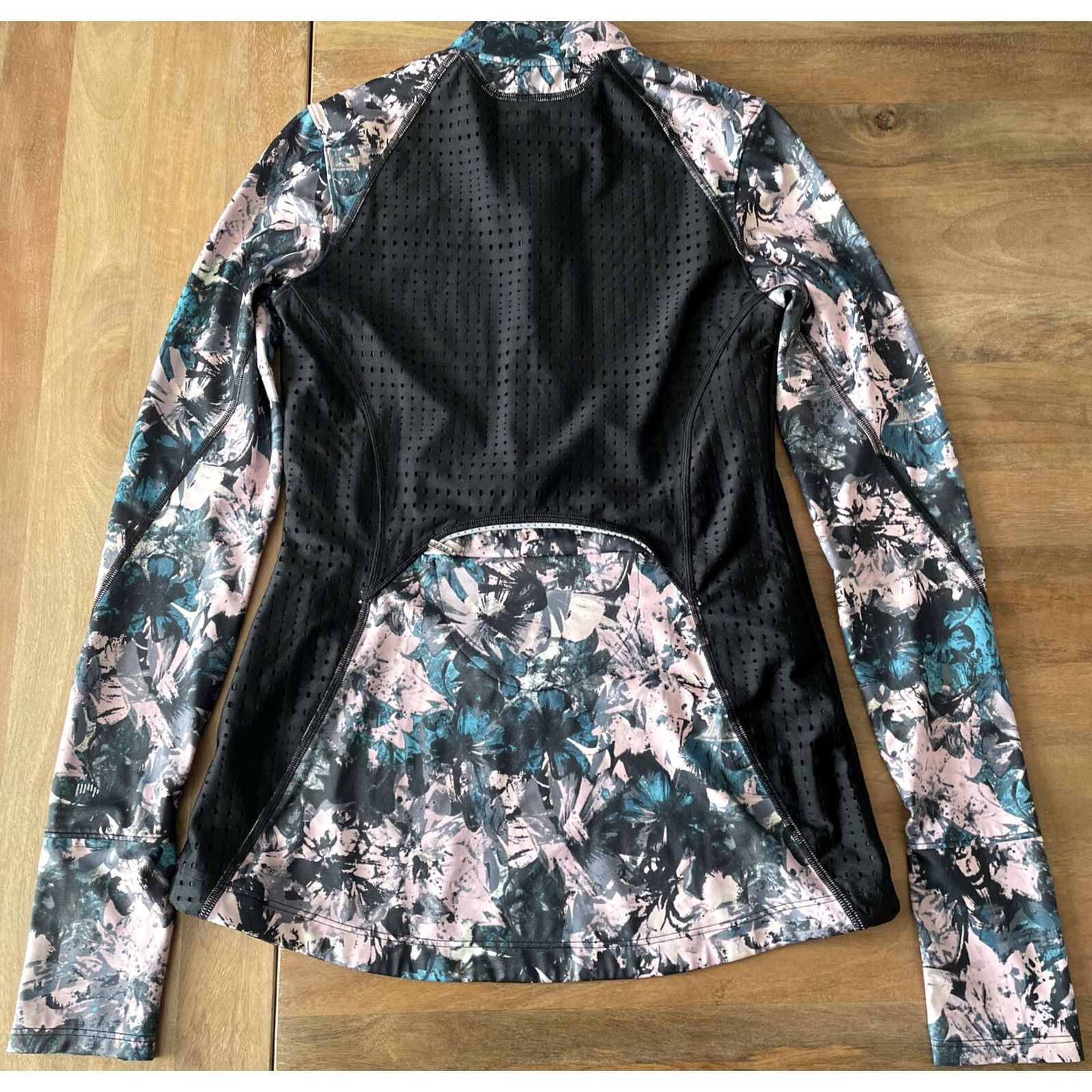 Victoria's Secret Victoria’s Secret Sport VSX 1/4 Zip Floral Sweatshirt Women’s XS Size Pullover Size XS / US 0-2 / IT 36-38 - 2 Thumbnail