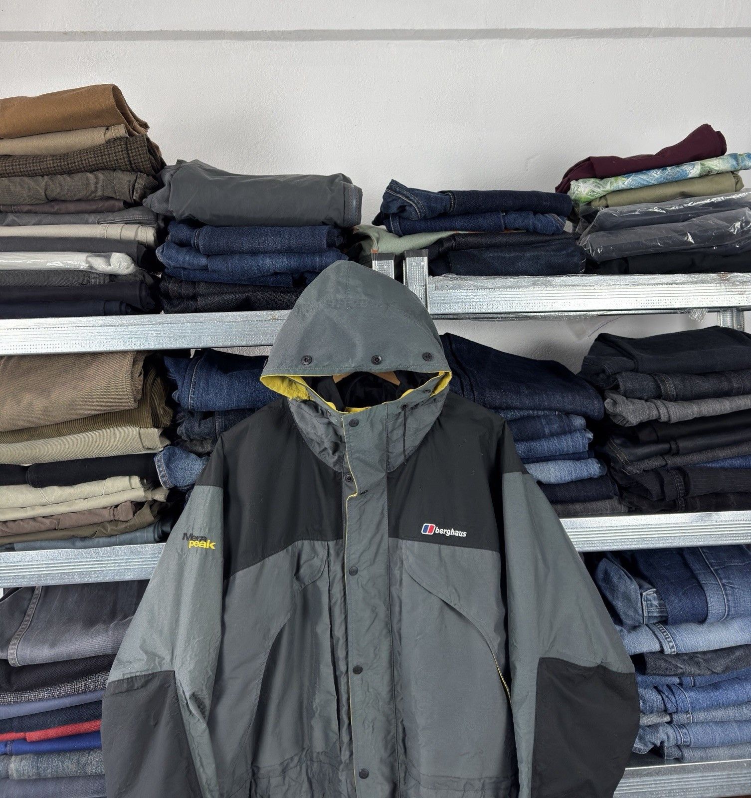 Berghaus Berghaus Vintage Mera Peak Outdoor Jacket Size US L / EU 52-54 / 3 - 2 Thumbnail