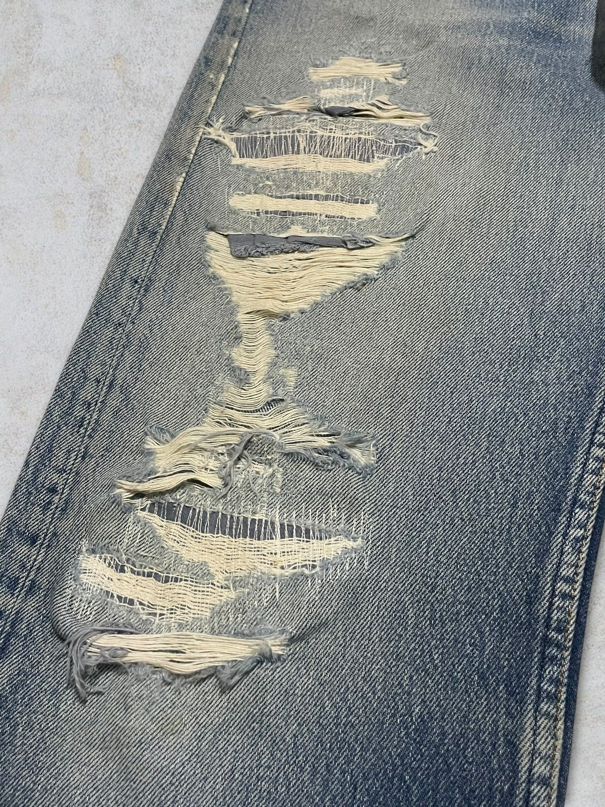 Levi's Vintage Clothing Vintage Levi’s 501 Distressed Washed ButtonFly Straight Jean Size US 31 - 10 Thumbnail
