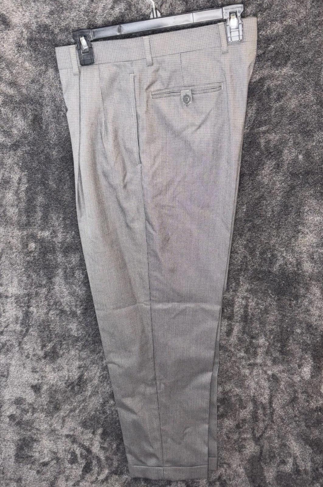 Blundstone Roundtree & Yorke Gray Check Pleated Dress Pants 33x32 Wool Size US 33 - 1 Thumbnail