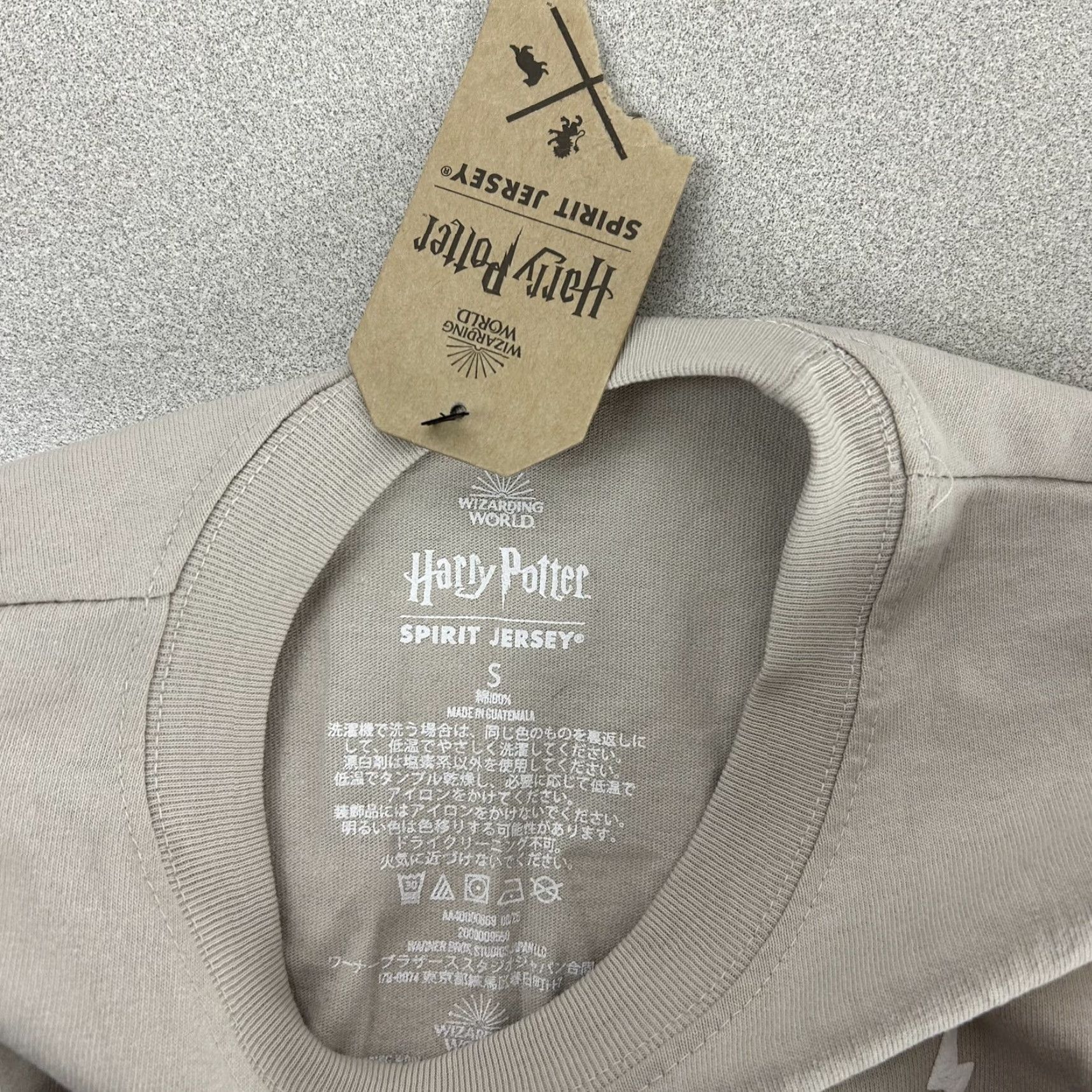 Vintage Spirit Jersey Shirt Adult Small Beige Harajuku Harry Potter Graphic Long Sleeve Crew Neck Logo T-Shirt Mens Size US S / EU 44-46 / 1 - 4 Thumbnail
