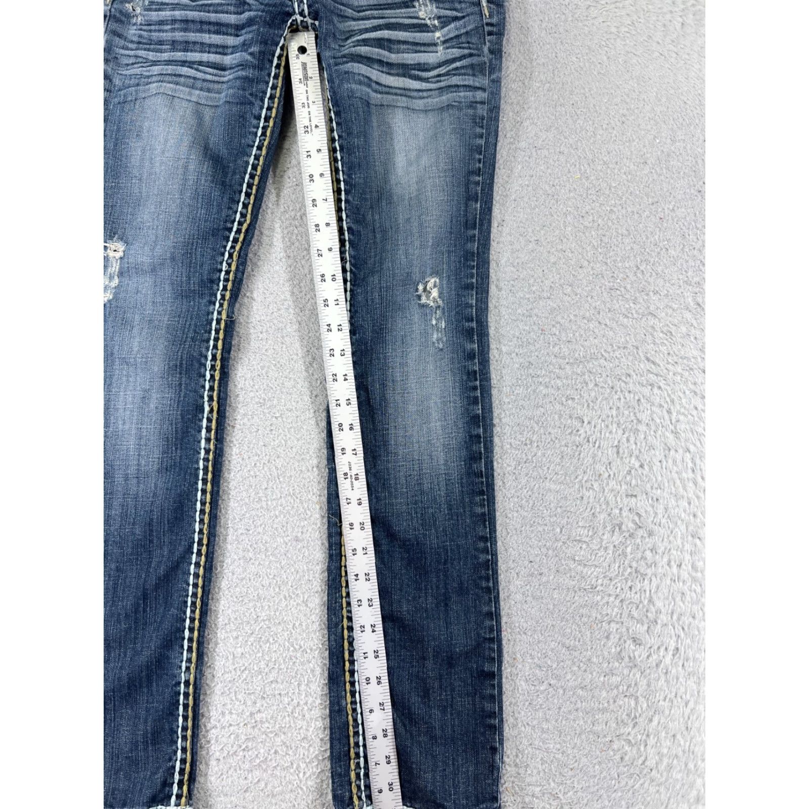 Vintage Request Jeans Pants Womens 3 Blue Distressed Embroidered 27x31 Denim Straight Jeans Womens 3 Blue Distressed Embroidered 27x31 Size 26" / US 2 / IT 38 - 6 Thumbnail