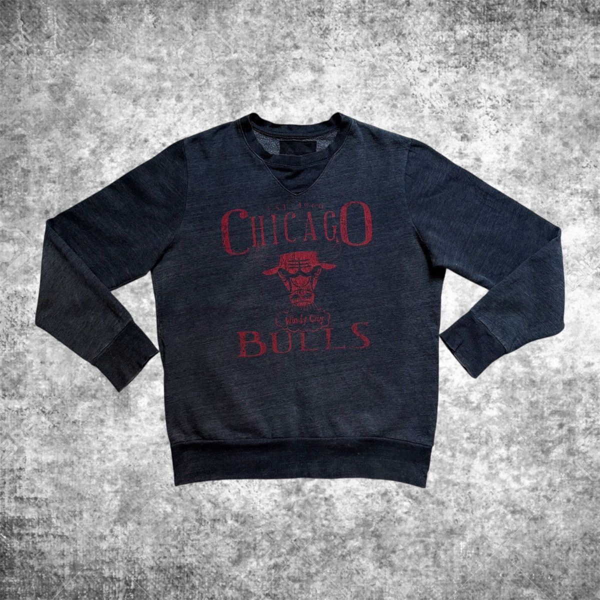 Majestic Vintage 90s Chicago Bulls Distressed Sweatshirt Size US L / EU 52-54 / 3 - 1 Thumbnail
