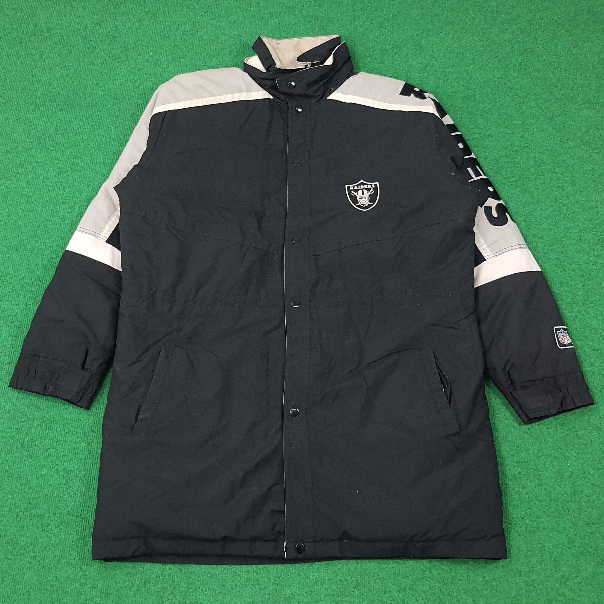 NFL × Starter × Vintage Vintage Starter NFL Raiders Sports Team Jacket C230N24 Size US XXL / EU 58 / 5 - 1 Thumbnail