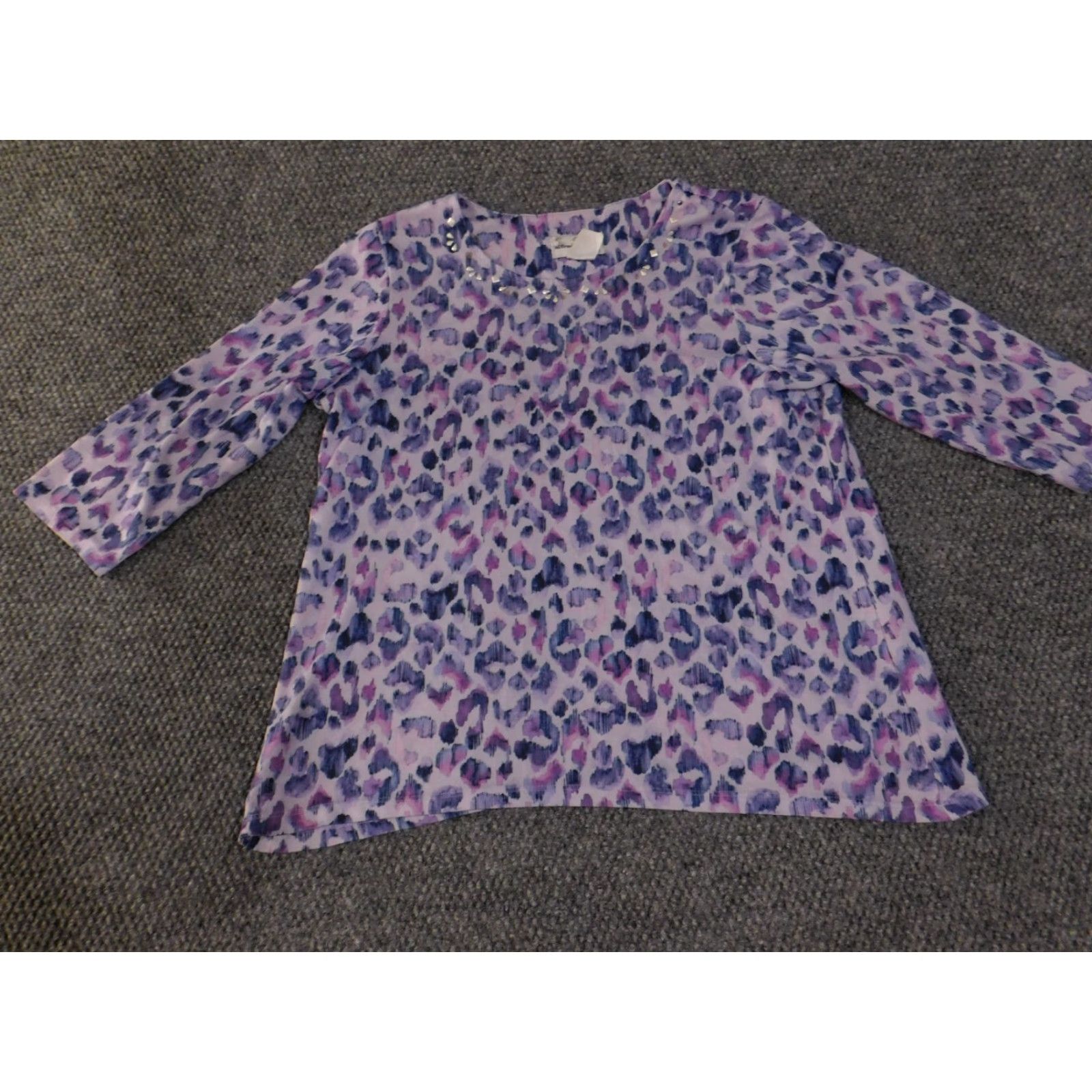 Vintage Alfred Dunner Shirt Womens Small Purple Geometric Rhinestone Embellished Scoop Blouse Knit Size S / US 4 / IT 40 - 4 Thumbnail