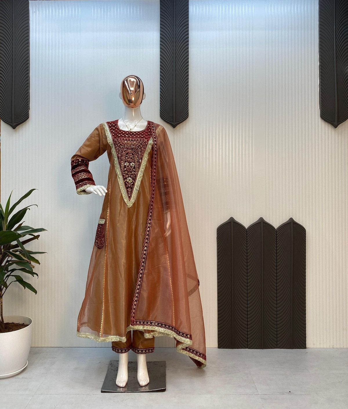 Vintage NEW DESIGNER STYLE FLAILED KALI SUIT PANT WITH DUPATTA Size ONE SIZE - 6 Thumbnail