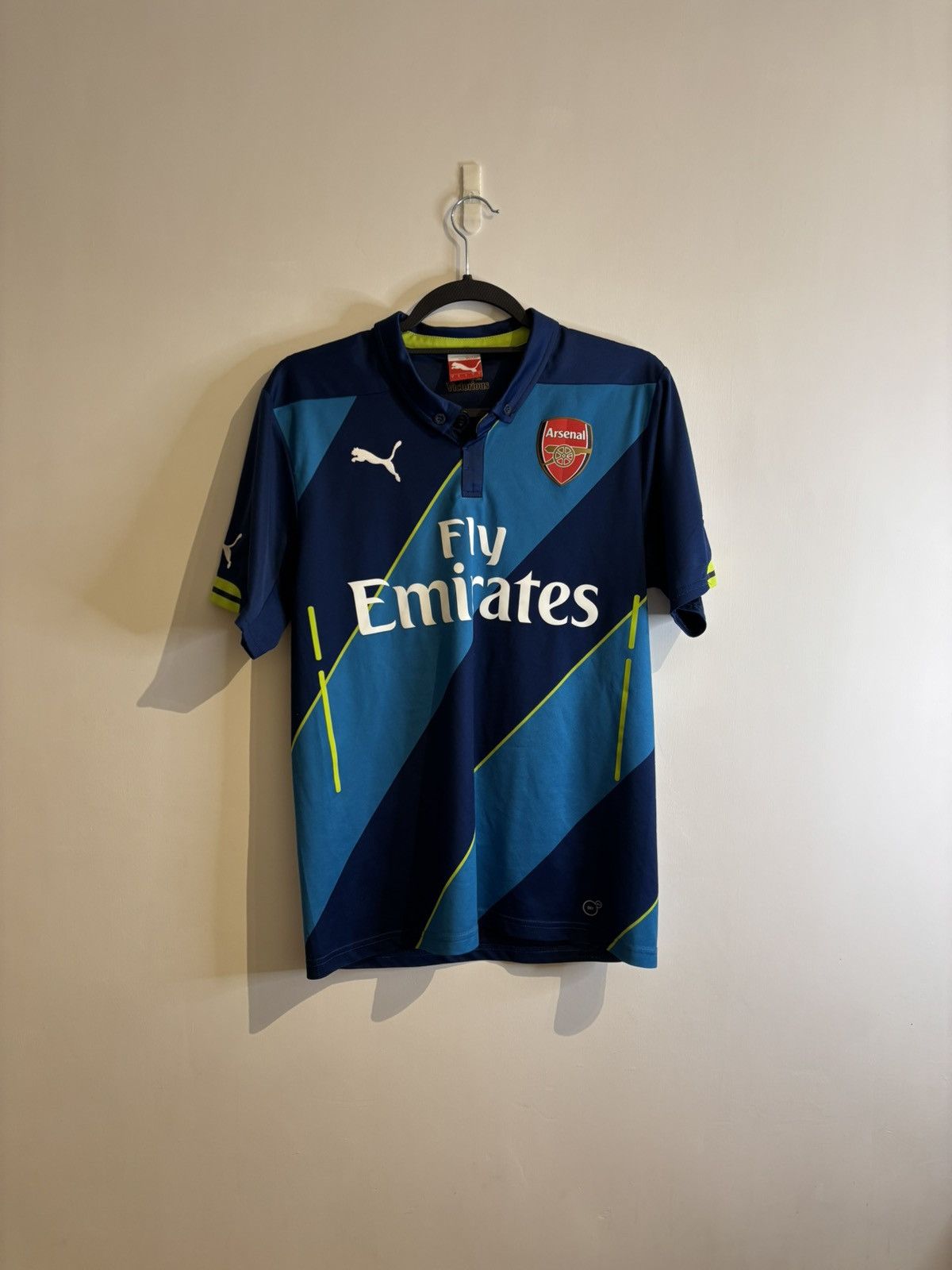 Puma Arsenal Cazorla 2014/15 third football shirt Size US S / EU 44-46 / 1 - 2 Thumbnail