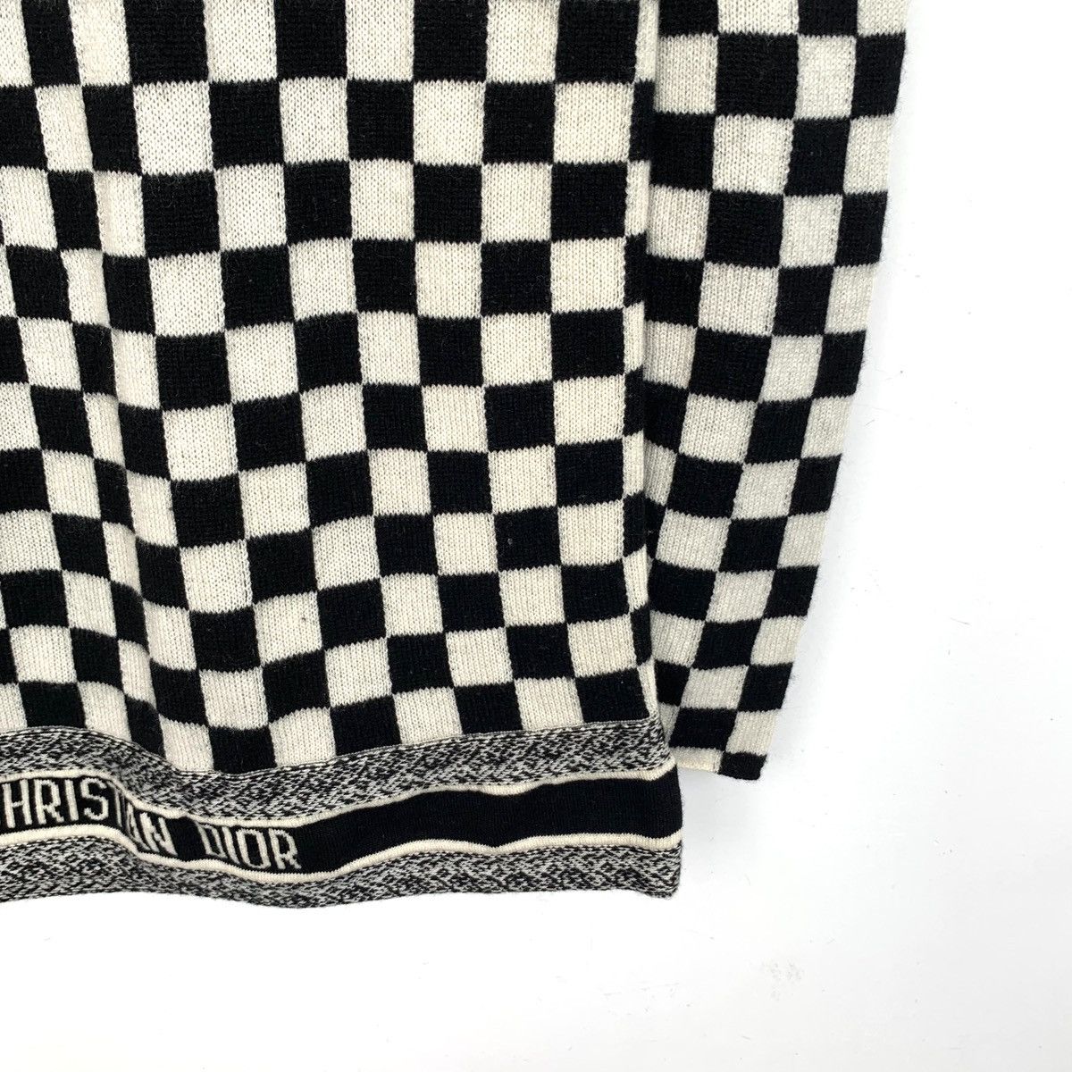 Dior Christian Dior Checkered Cashmere Long Sleeve Knitwear K26WX Size XS / US 0-2 / IT 36-38 - 4 Thumbnail