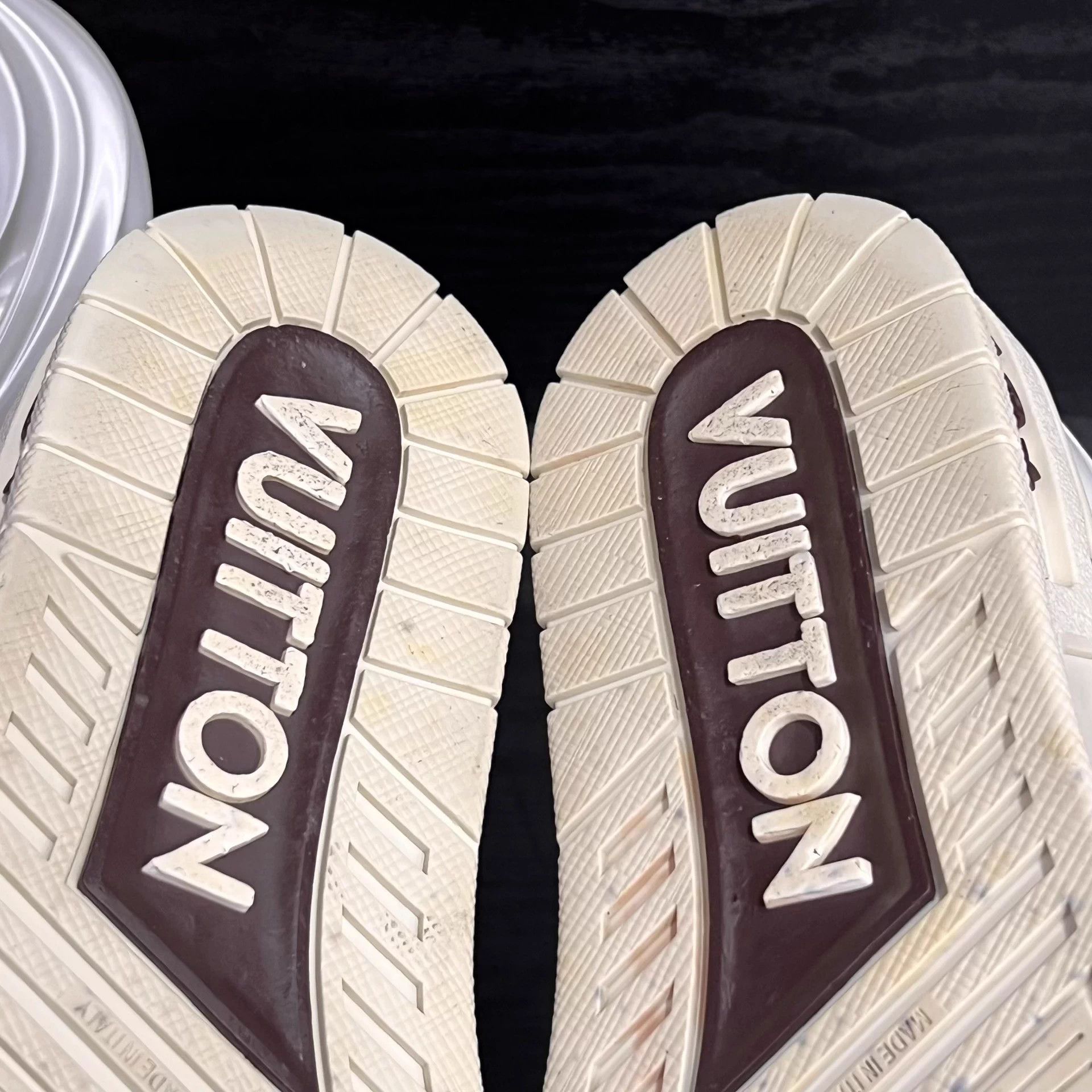 Other Tyler x Lv Trainer US 42 95 New Size US 9 / EU 42 - 6 Thumbnail