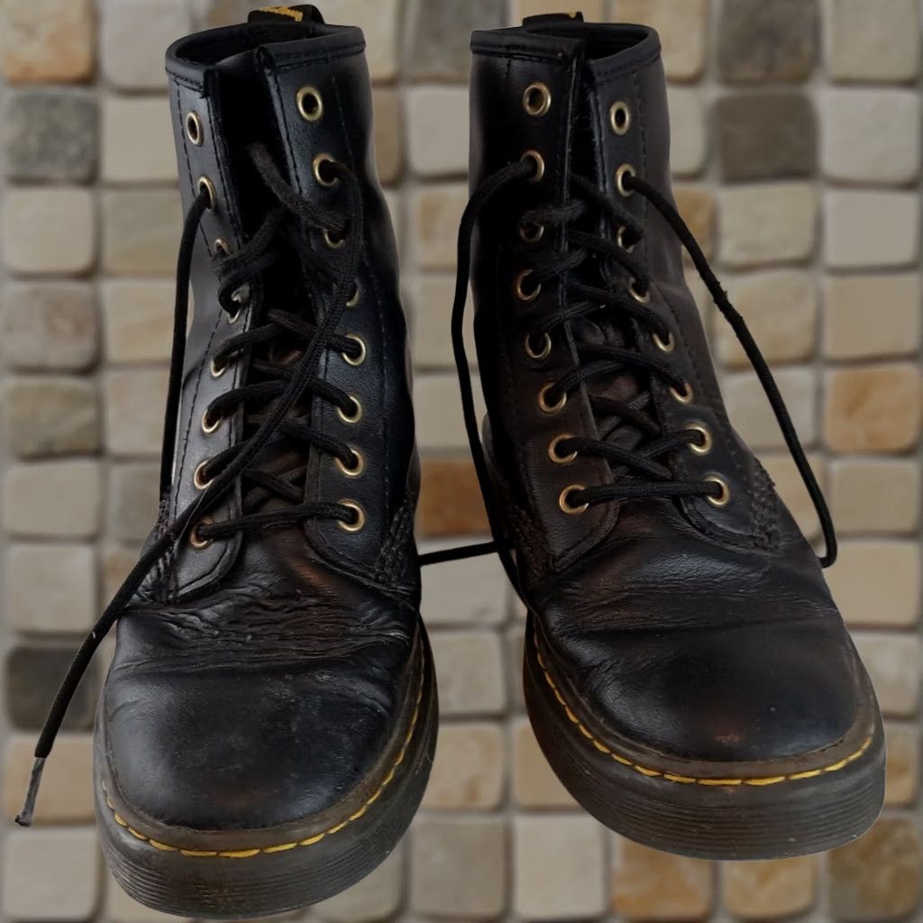 Dr. Martens VINTAGE Doc Martens Zavala Combat Boots Mens US 7 USW 8.5-9 EUC Leather Black 1460 Boots Combat Pattern Solid 14-12-3 Size US 7 / EU 40 - 1 Thumbnail