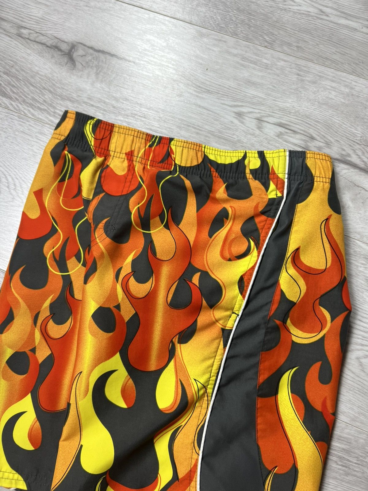 Nike Vintage Y2K Nike Swim Flame All Over Printed Shorts Size S Size US 30 / EU 46 - 4 Thumbnail