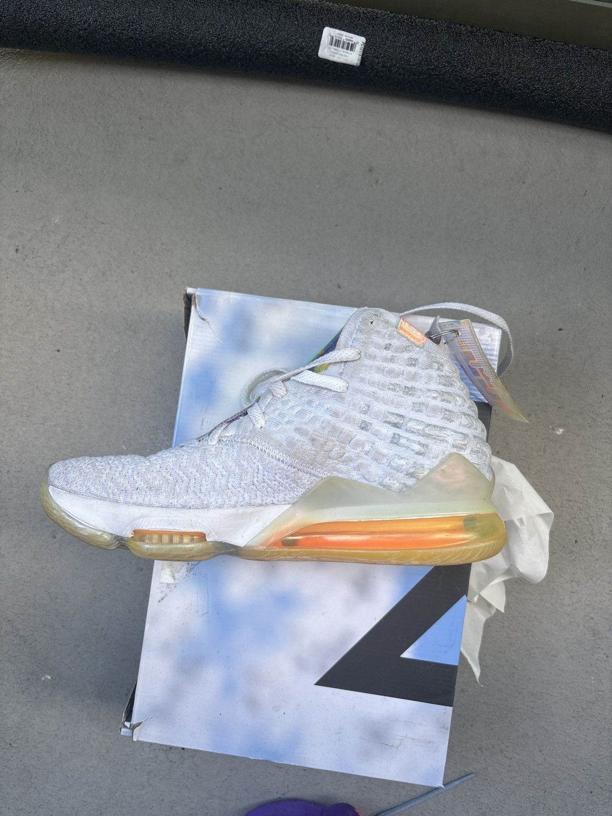 Nike Nike LeBron 17 ‘future air’ Size US 9.5 / EU 42-43 - 6 Thumbnail