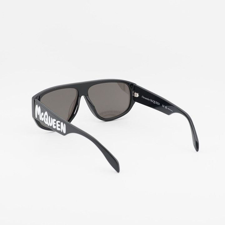 Alexander McQueen Alexander McQueen AM0386S 001 Sunglasses Black Shield Frame Size ONE SIZE - 5 Thumbnail