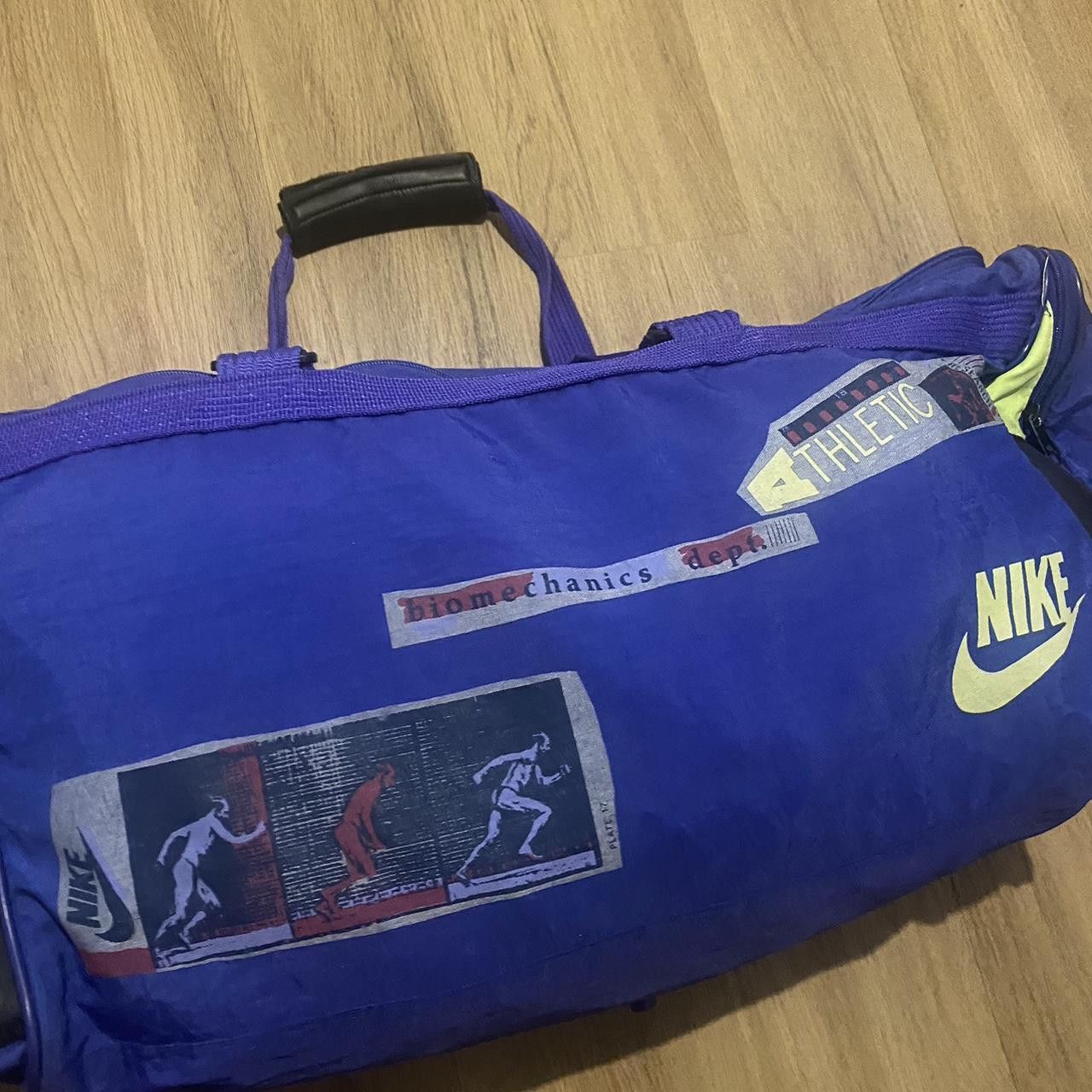 Nike 90s Vintage Nike blue and green duffel big bag nike Size US S / EU 44-46 / 1 - 2 Thumbnail