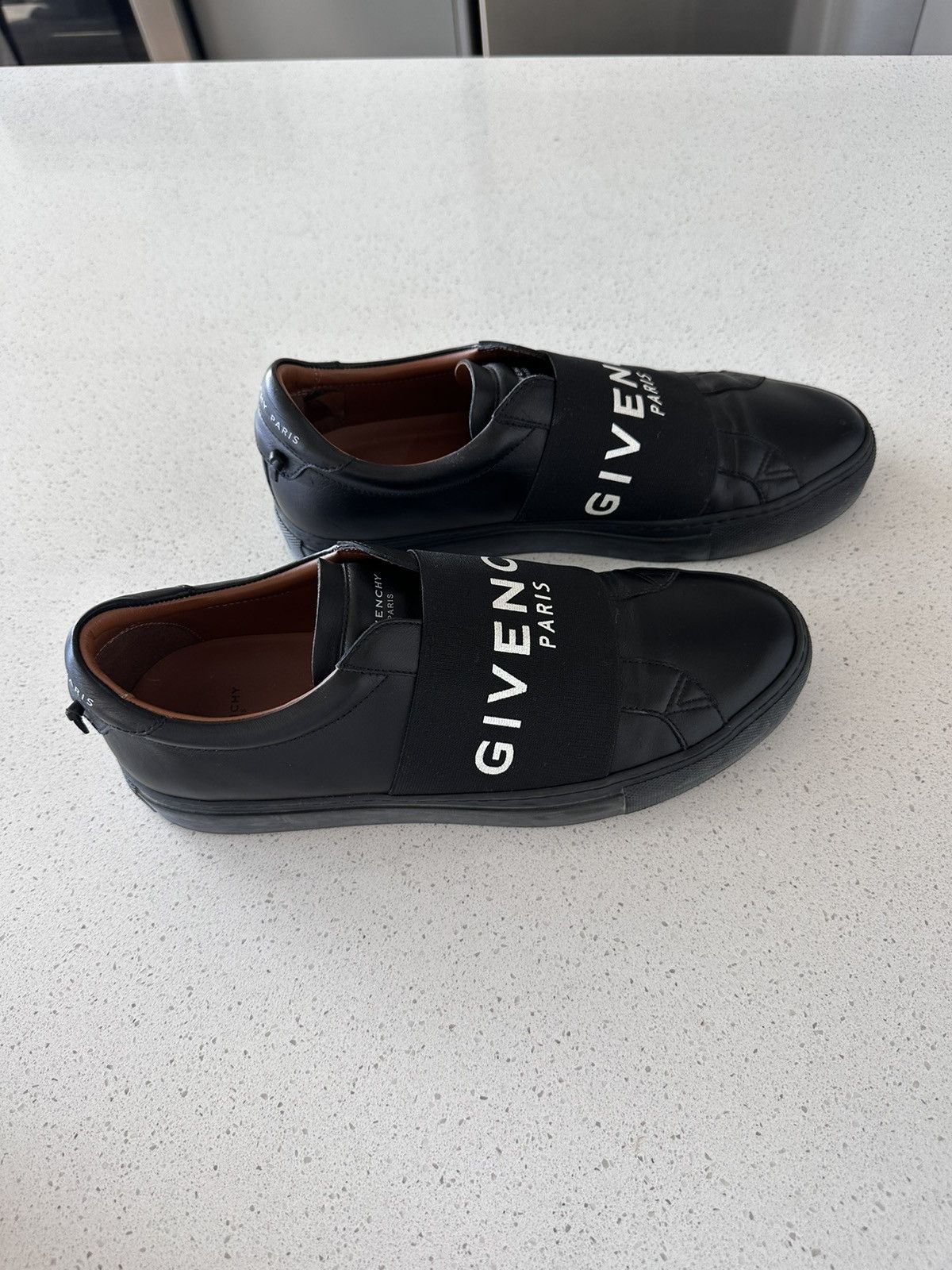 Givenchy Givenchy city Sport sneakers in leather with GIVENCHY strap Size US 7 / EU 40 - 3 Thumbnail